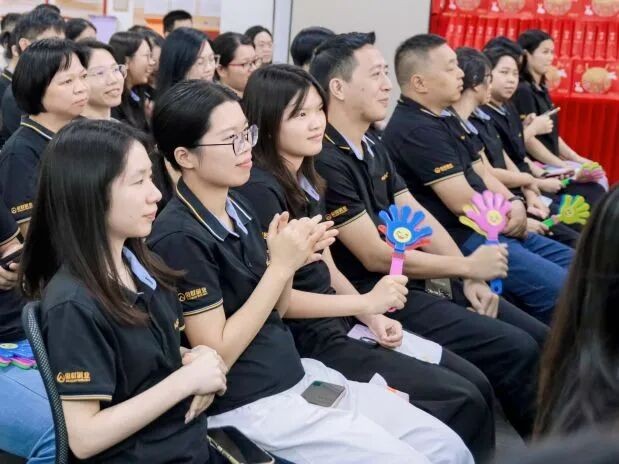 悦享团圆,刷新精彩|傲群连续 17 年中秋之约